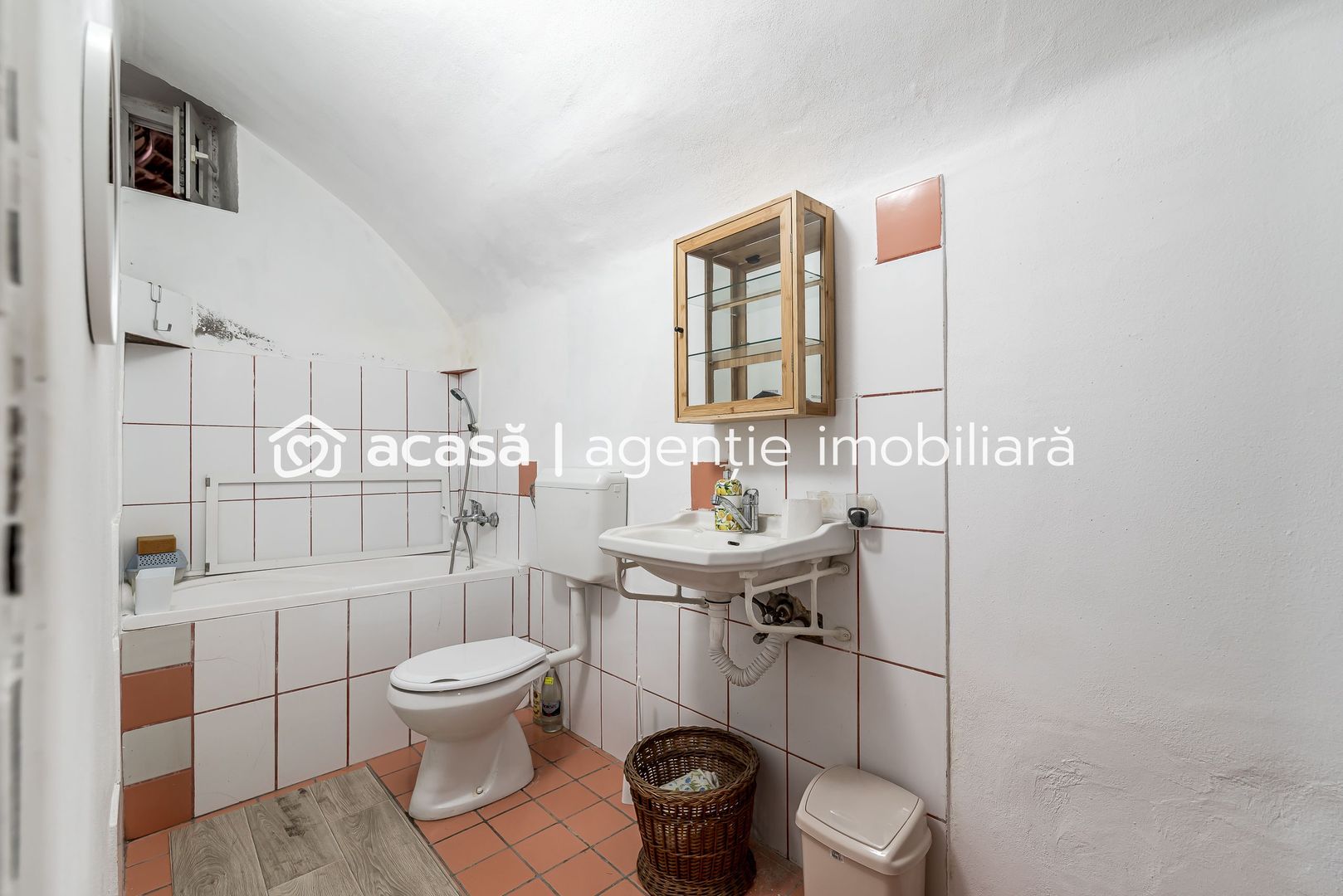 VÂNDUT! Apartament 2 camere ultracentral + spațiu bonus la demisol - Poză 12