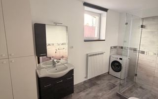 Apartament CENTRAL, living open space, dormitor, zona 7 strazi - Poză 5