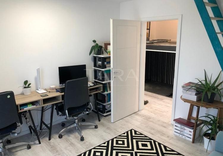 Duplex deosebit cu grădină, terasă amenajată și vedere spre natură. - Poză 7
