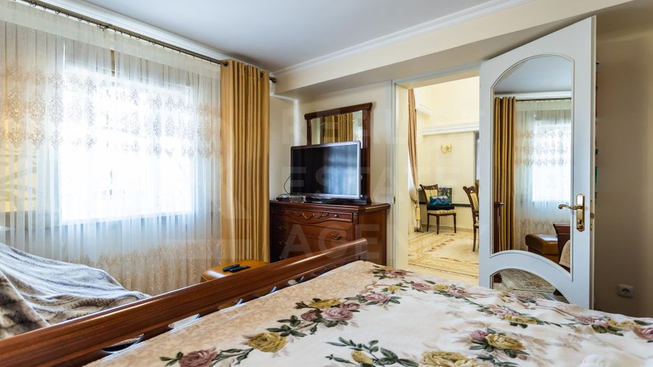 Vânzare casă de lux, 700 mp + 22 ari, situată în Tohatin - Poză 62