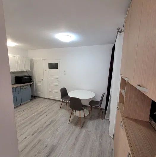 Apartament cu 2 camere | Decomandat | Centru | Renovat | Parcare - Poză 2