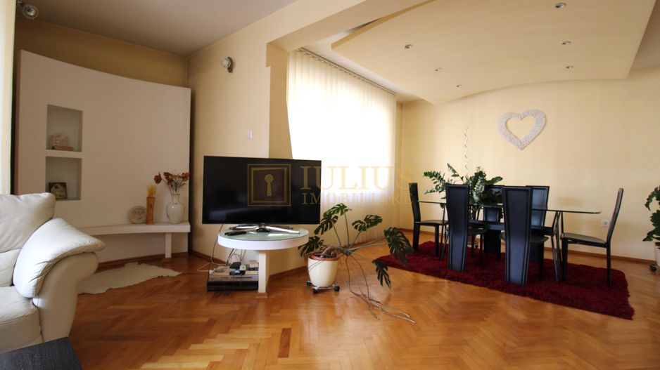 3 dormitoare, 3 bai, living spatios, 2 terase si curte. - Poză 6