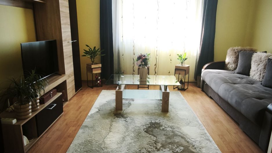 Casă Corunca la stradă E60, teren 600 mp, 3 camere – ideal investie - Poză 1