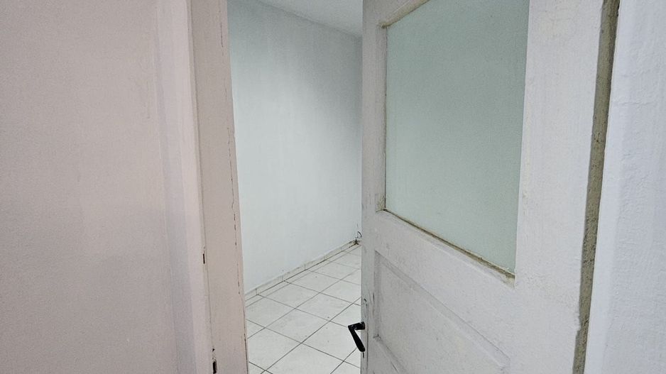 Vanzare Boxa demisol, Bvd. Republicii - Poză 10