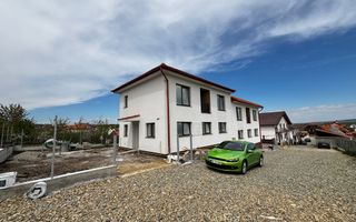 Casă Tip Duplex | 4 Camere | 2 Balcoane | Terasă | Șura Mică - Poză 1