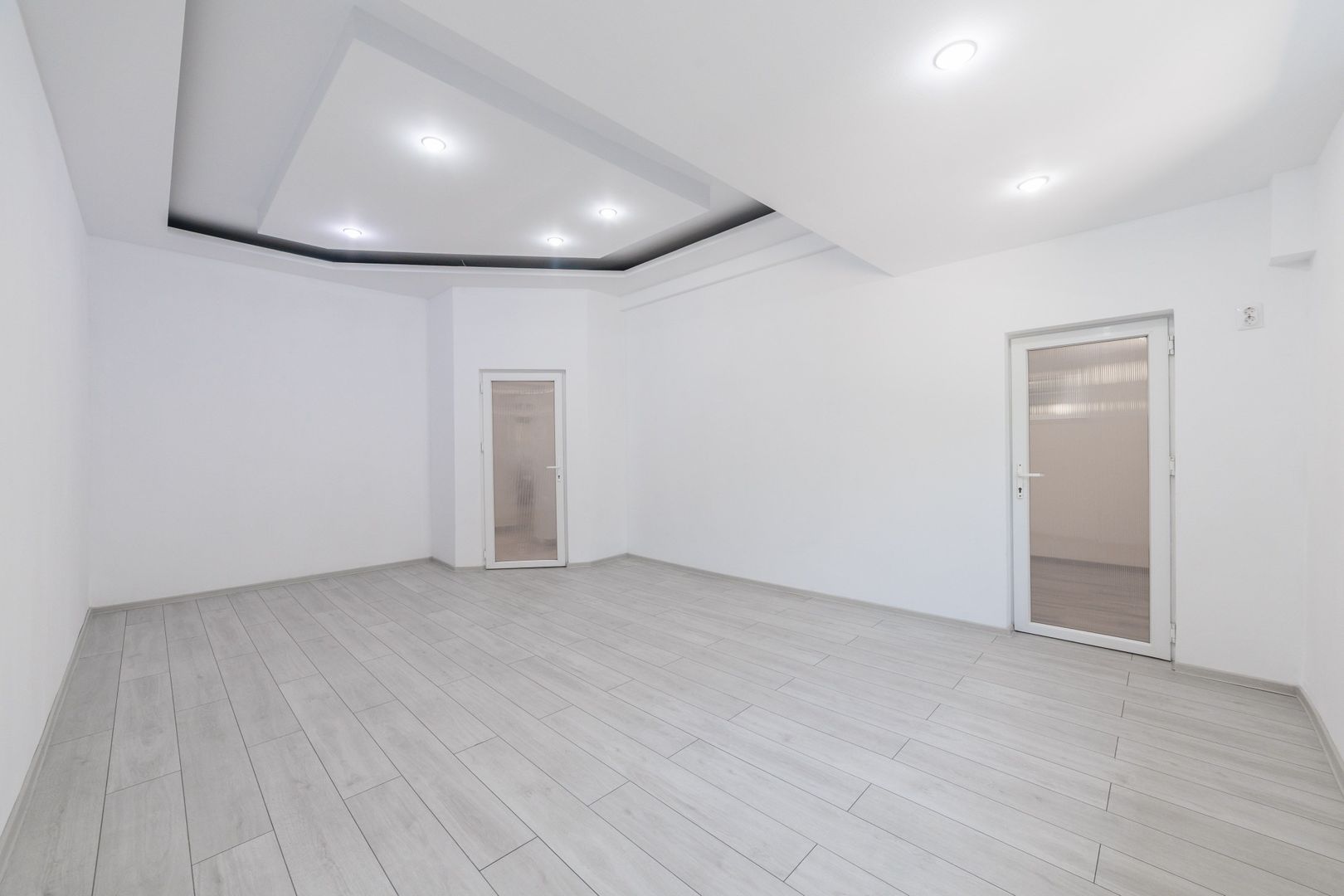 Proprietate multifunctionala | Doua cladiri | 581 mp | Pitesti - Poză 22
