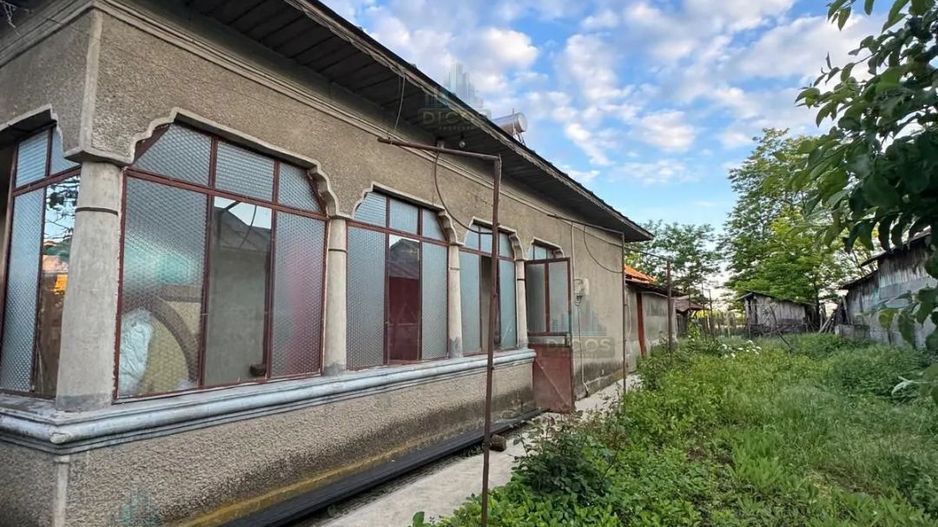 Casă + Spațiu Comercial – Oinacu, 2.658 mp teren - Poză 1