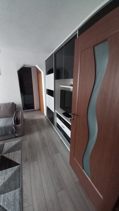 APARTAMENT 3 CAMERE ETAJ 6/8 BLOC 1981 METROU GORJULUI - Poză 4