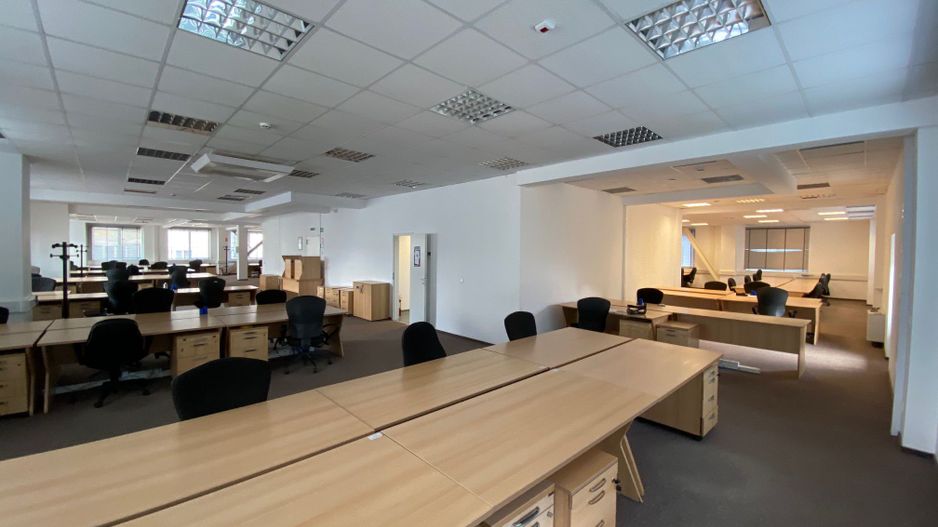 Cladire de  birouri - zona COMPLEX - Poză 20