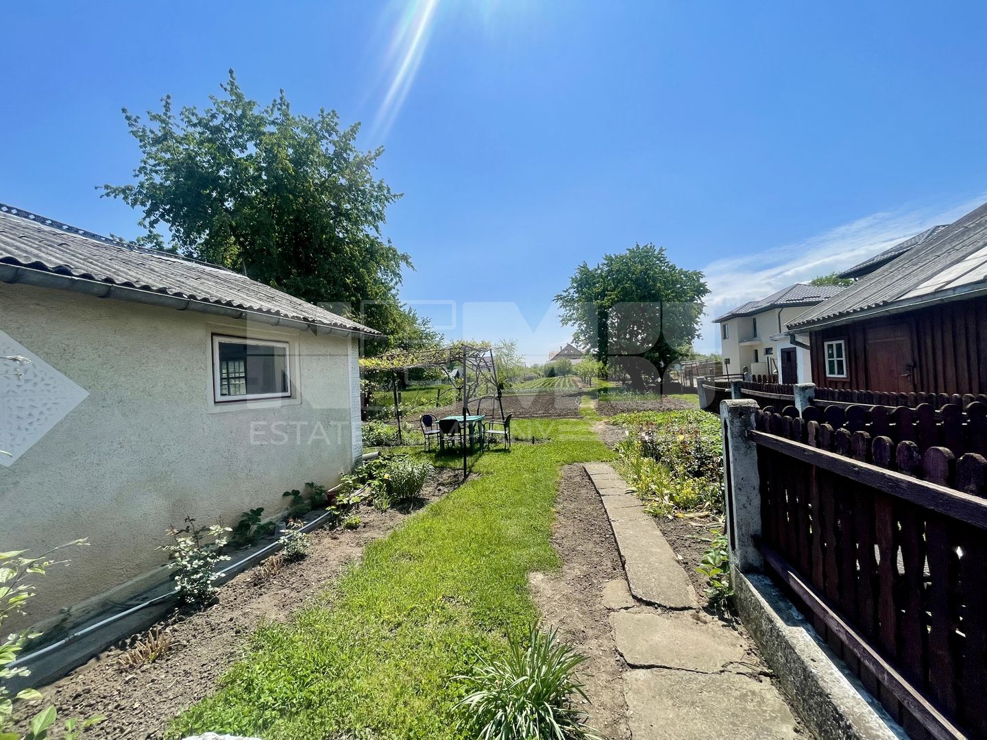 Casa veche stil nemtesc | Teren 23,5 ari | Radauti - Poză 2