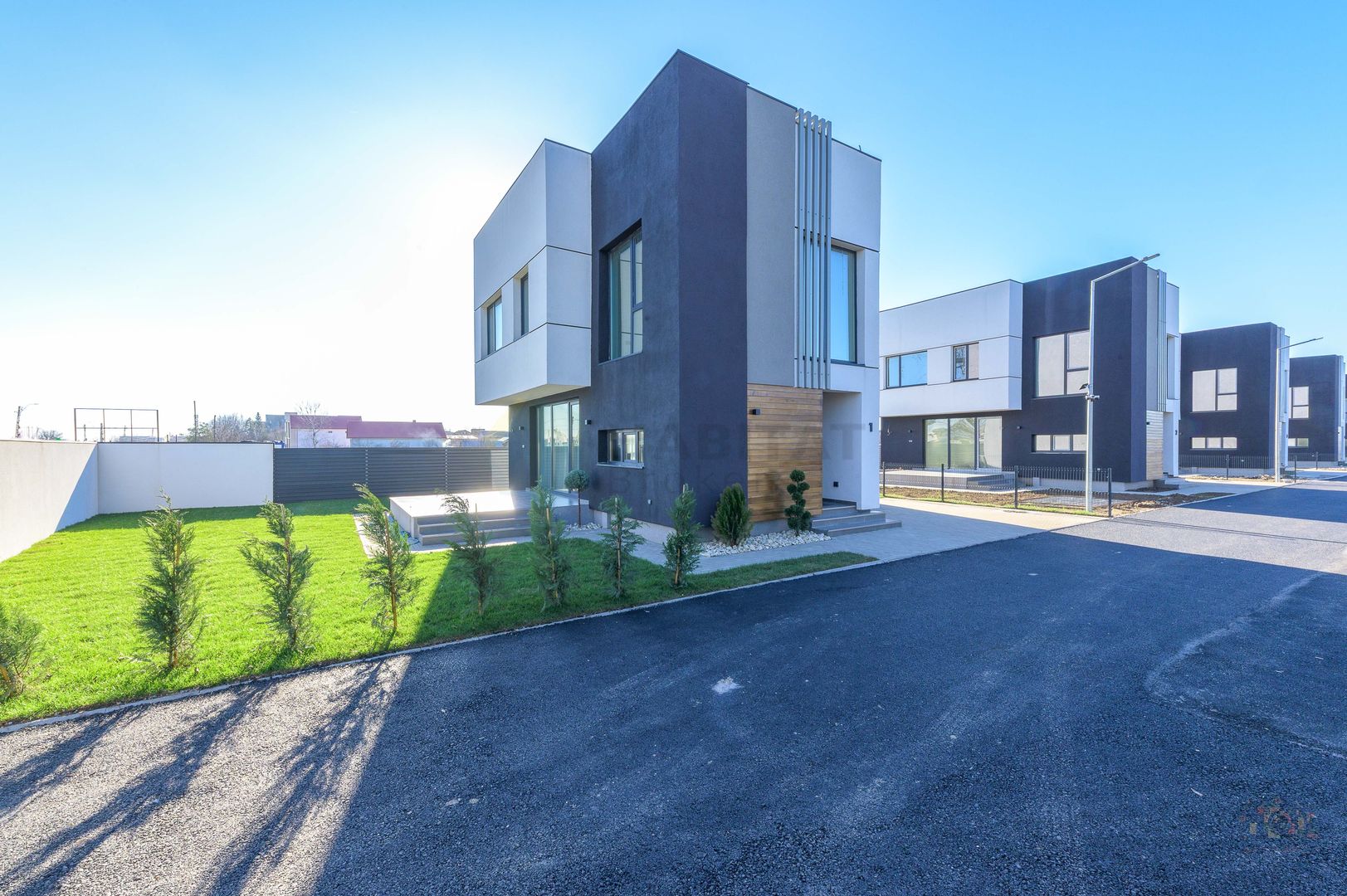 Vila Individuale de Lux în Tunari - Poză 17