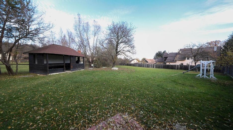 Vilă spațioasă de vânzare în Predeluț, Bran | 2000mp - Poză 45