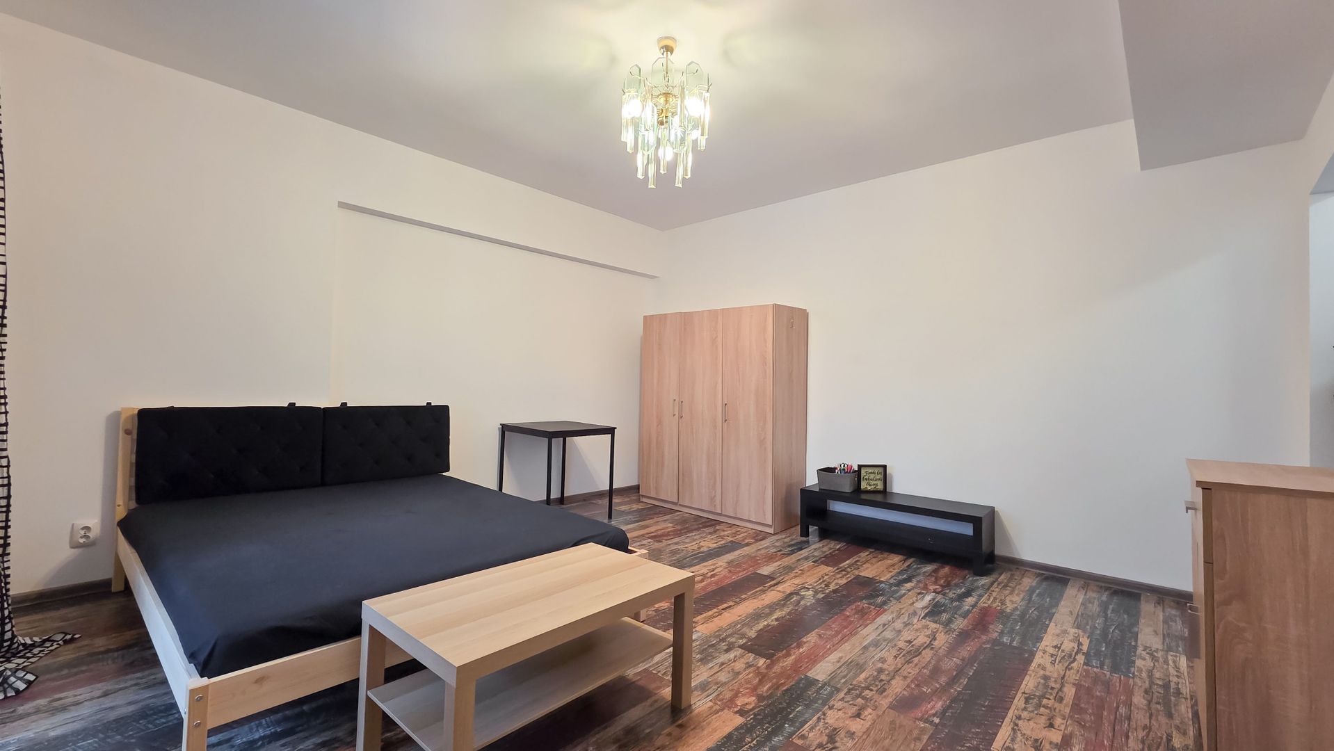 Garsonieră spațioasă de închiriat – Universitate | Str. Academiei - Poză 2