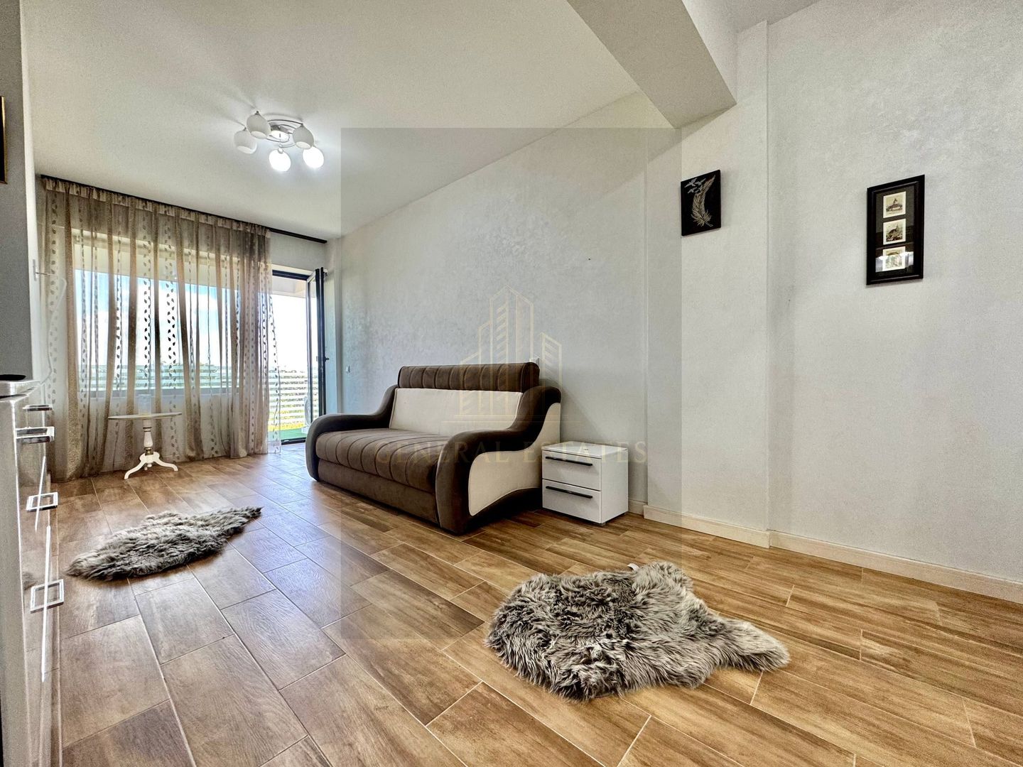 Vânzare apartament cu 2 camere, 67 m.p. - Complexul Royal Town. - Poză 2
