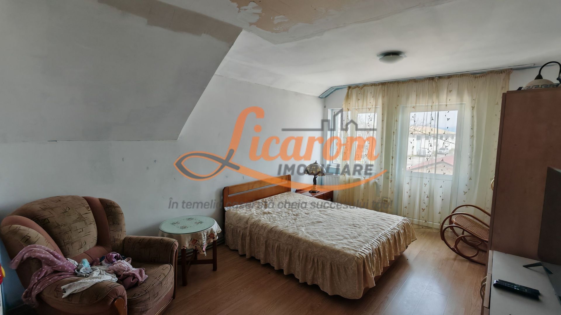 Vila P+E Bartolomeu,4 camere,4 bai,curte,garaj. - Poză 7