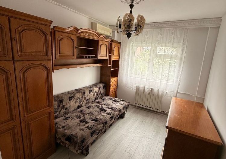 Închiriez Apartament cu 3 camere decomandat, parcare inclusă, metrou Dristor 🚗 - Poză 2