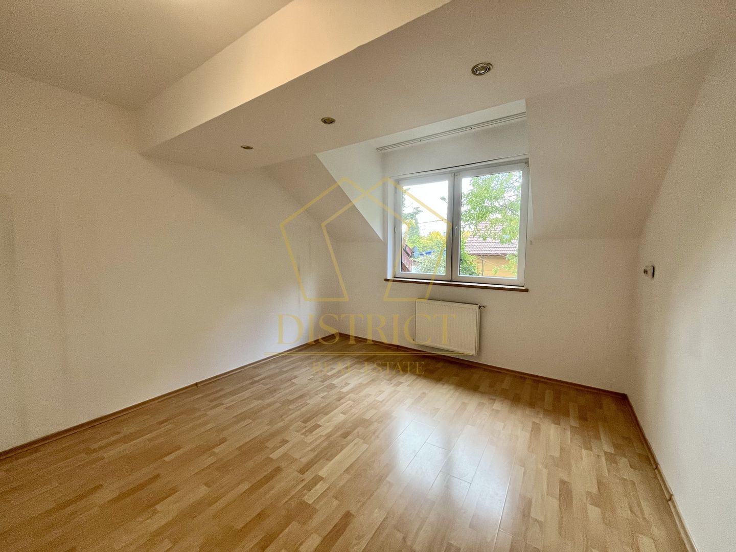 Casa individuala cu 5 camere și garaj | Simion Barnutiu - Poză 9