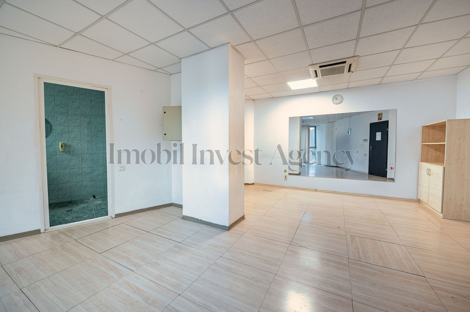 Cladire de birouri Vitan pretabilă pentru diverse afaceri. - Poză 4