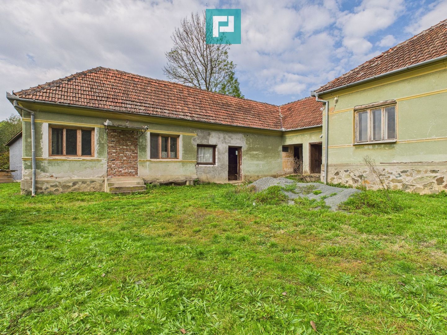 Casă cu teren generos Vărădia de Mureș - Stejar - Poză 4