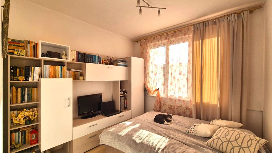 Ideal pentru un cuplu, apartament decomandat, însorit și foarte luminos. - Poză 15