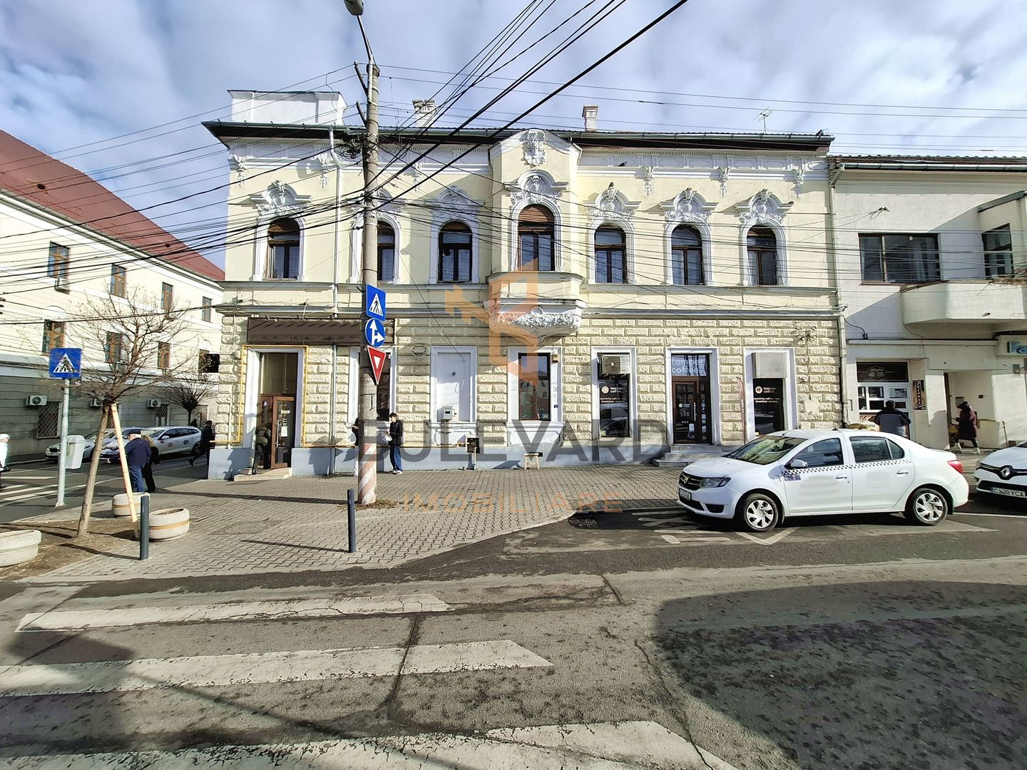 Apartament in Piata CIpariu + parcare in curte! - Poză 1