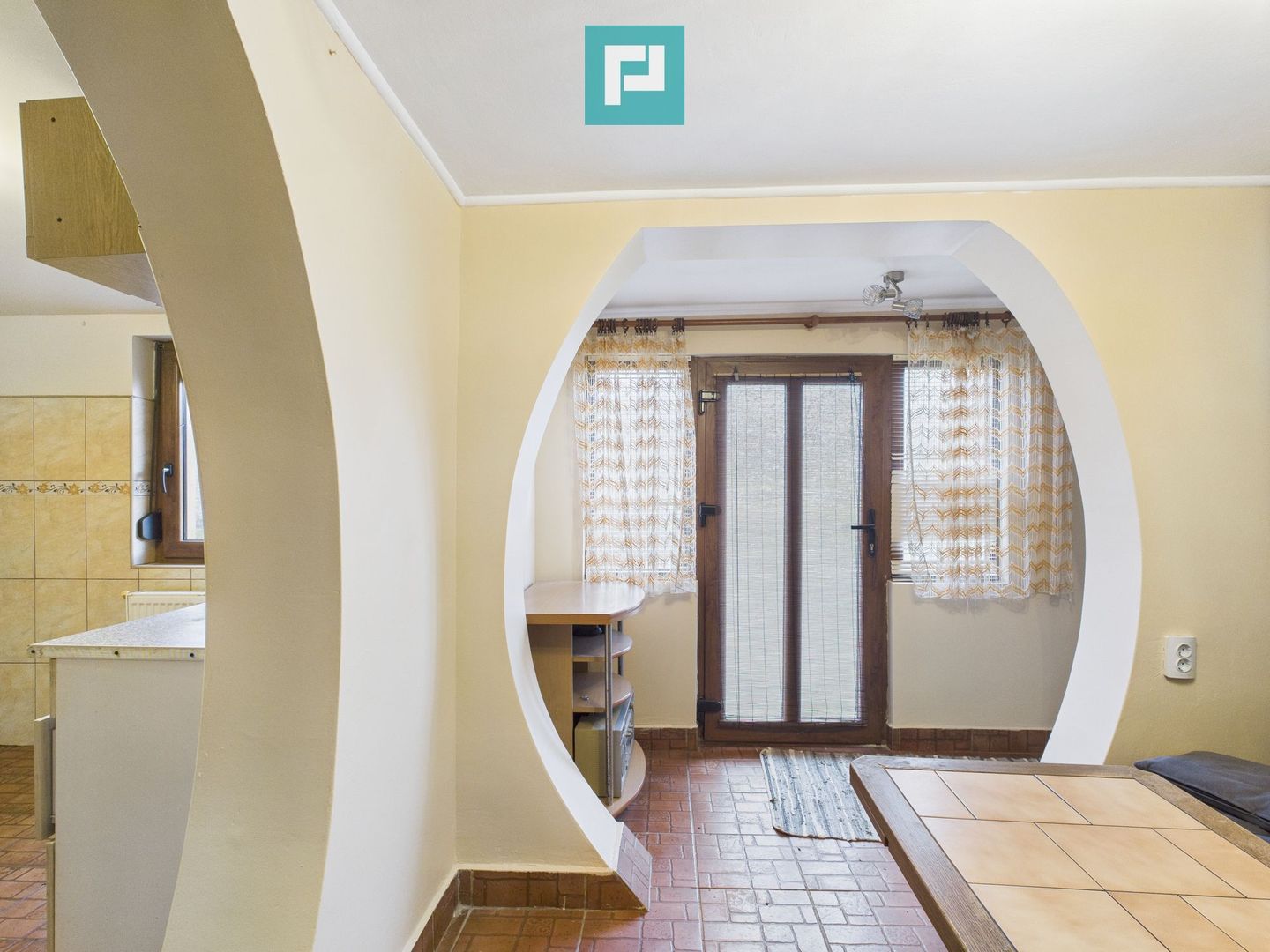 Casă cu teren 930 mp în Becicherecu Mic - Poză 1