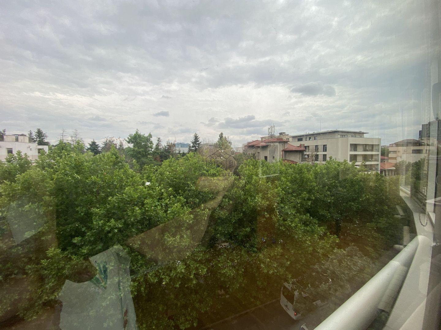 APARTAMENT SPATIOS CU 3 CAMERE LA INCHIRIERE IN ZONA PRIMAVERII - Poză 6