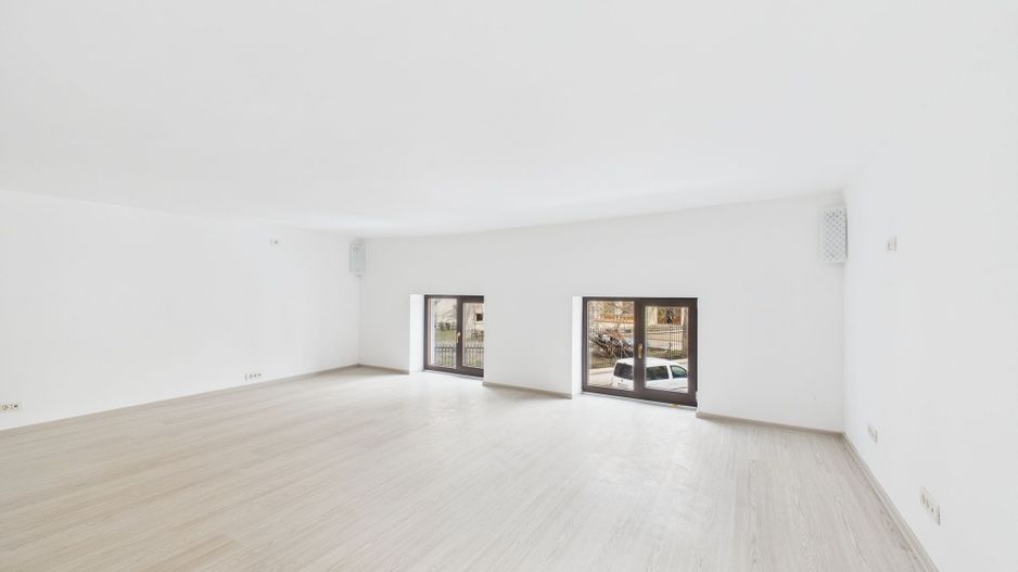 Spațiu Comercial Renovat  La 5 Minute de Piața Unirii - Poză 9