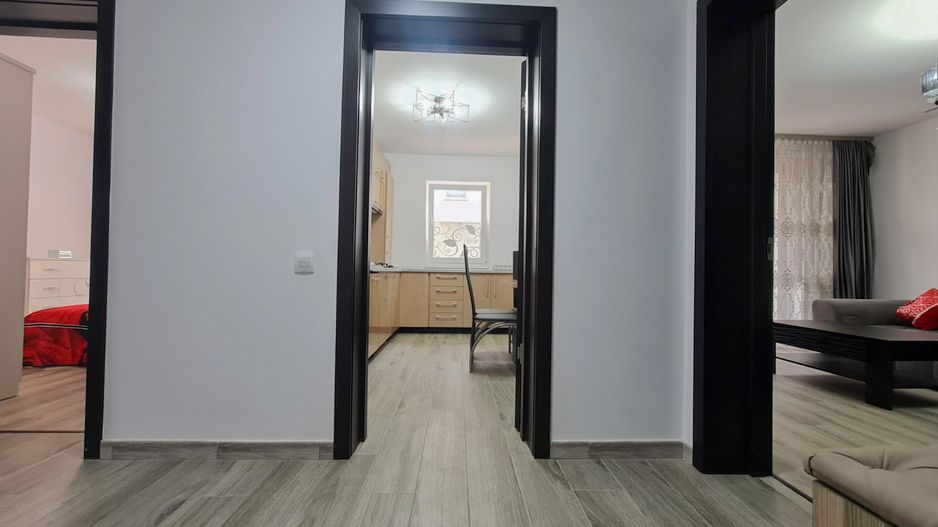 Apartament nou, mobilat și utilat - 3 camere, 2 bai și curte - Poză 8