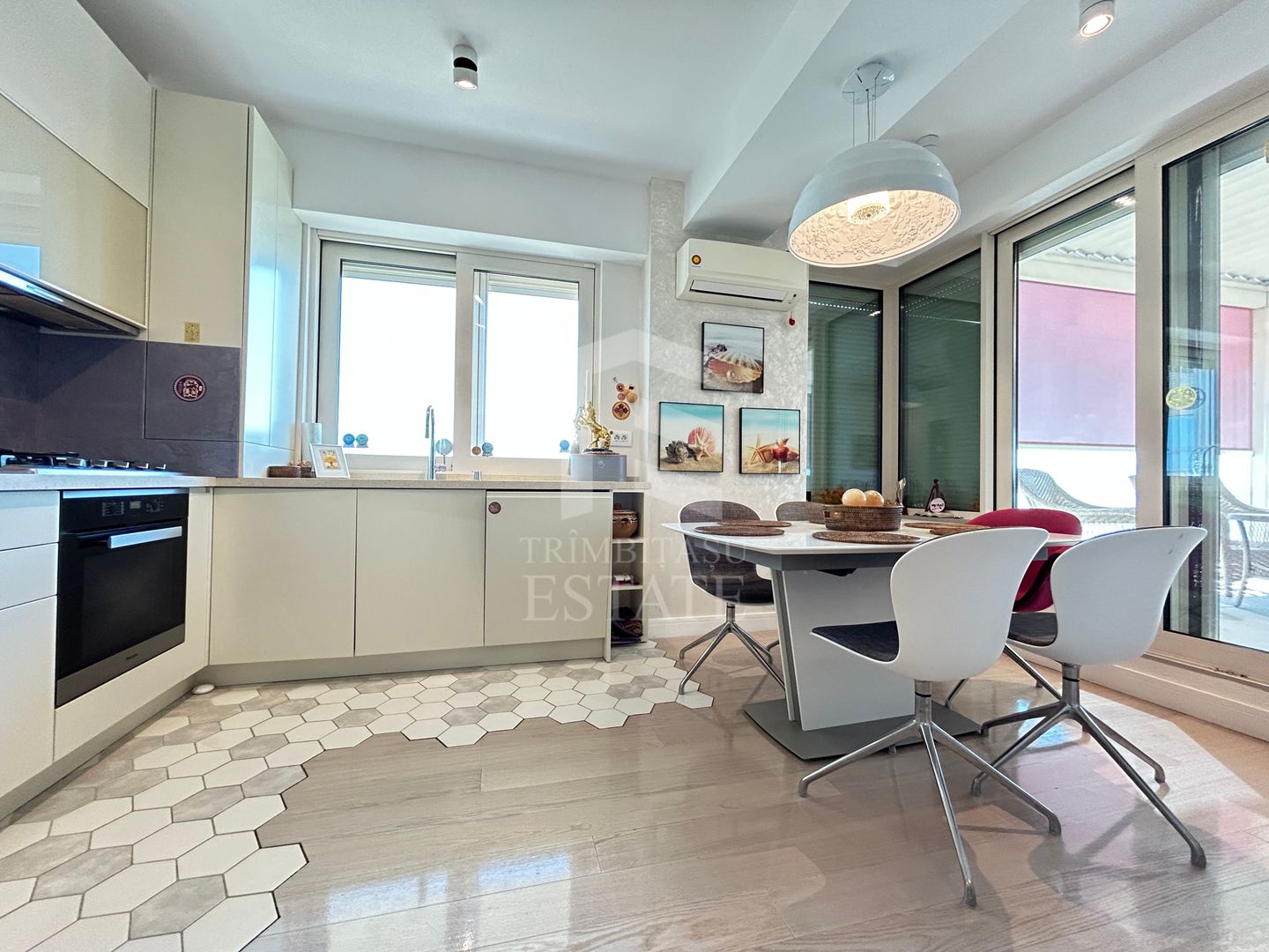 Penthouse 3 Camere Summerland | Vedere Mare și Lac | Dotări Premium - Poză 12
