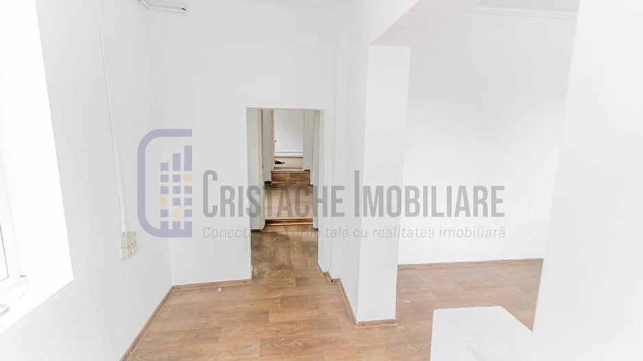 Casa nemobilata pe Bd. Marasesti, 3 camere, acces dublu, pretabil birouri - Poză 1