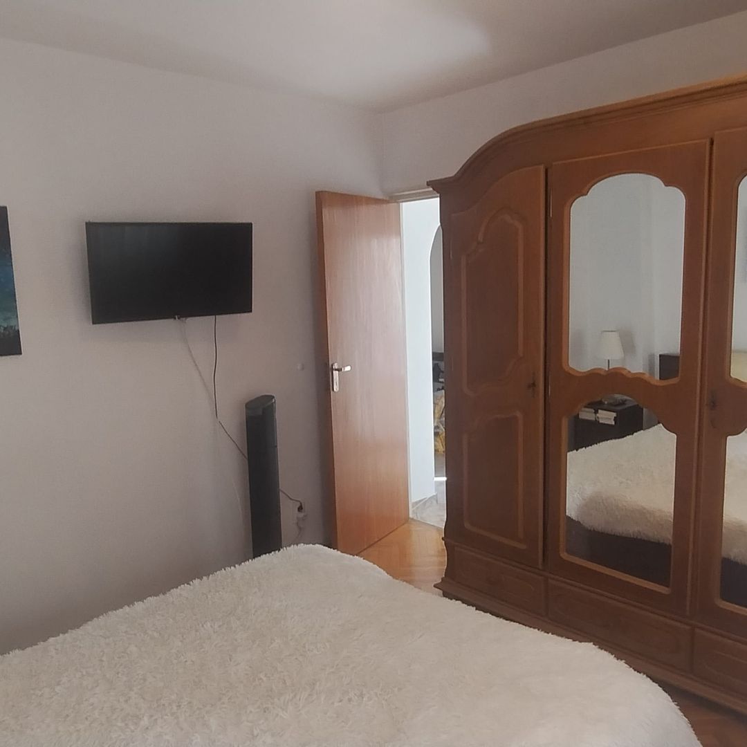 De închiriat: Apartament 3 camere decomandat - Zona Tineretului - Poză 2