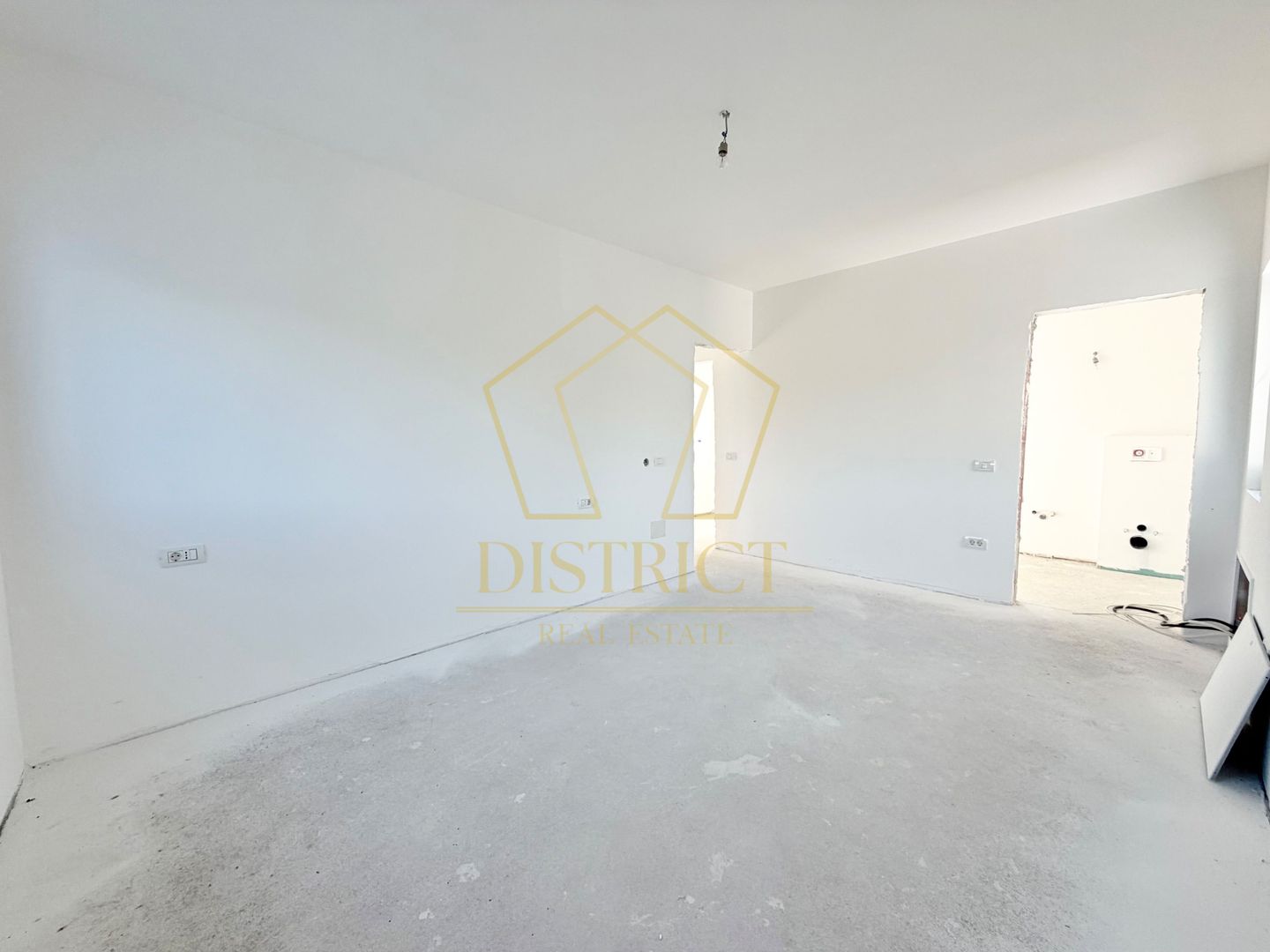 Duplex-uri cu 4 camere, 3 bai si perete coumn dublu in Chisoda, la asfalt. - Poză 11