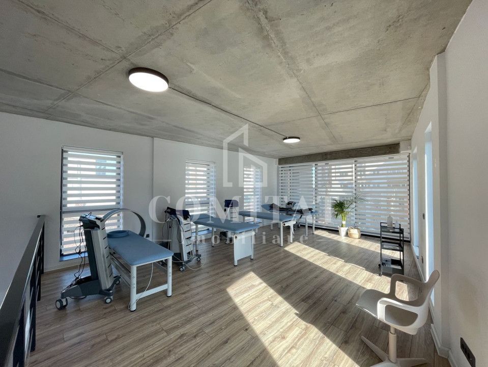 Clădire cu parcări ultracentral Cluj ideală clinică sau sediu - Poză 3