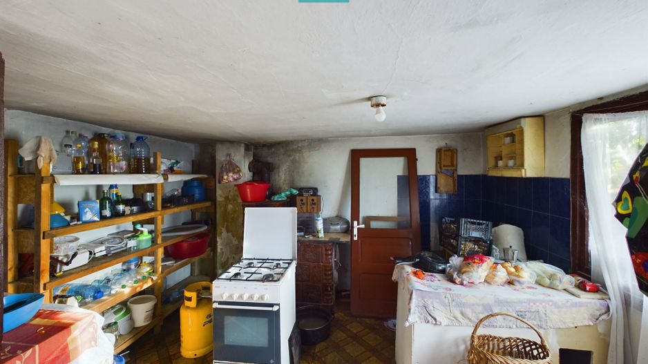 Casă cu 2 camere și 456 mp teren în Ghioroc - Poză 20