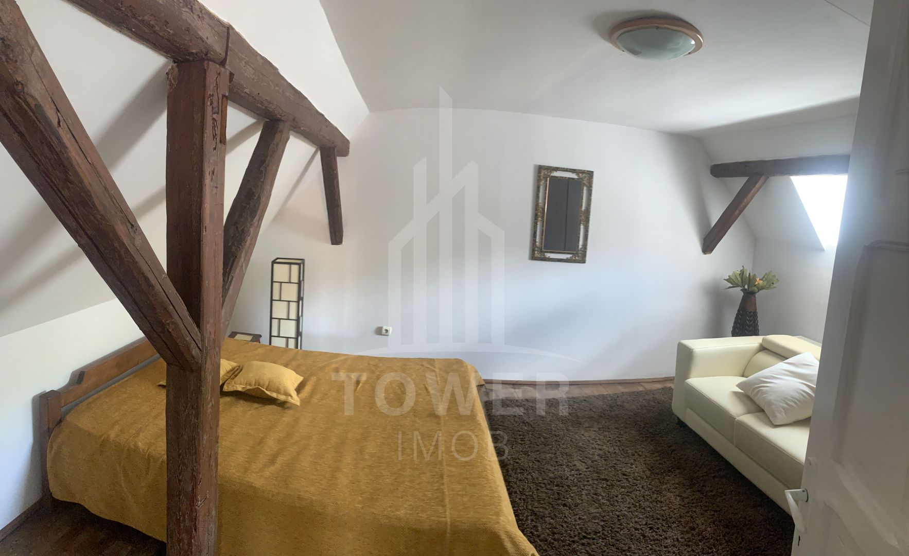 Casă în centrul Cisnădioarei cu 243mp de locuit și teren de 936mp - Poză 21