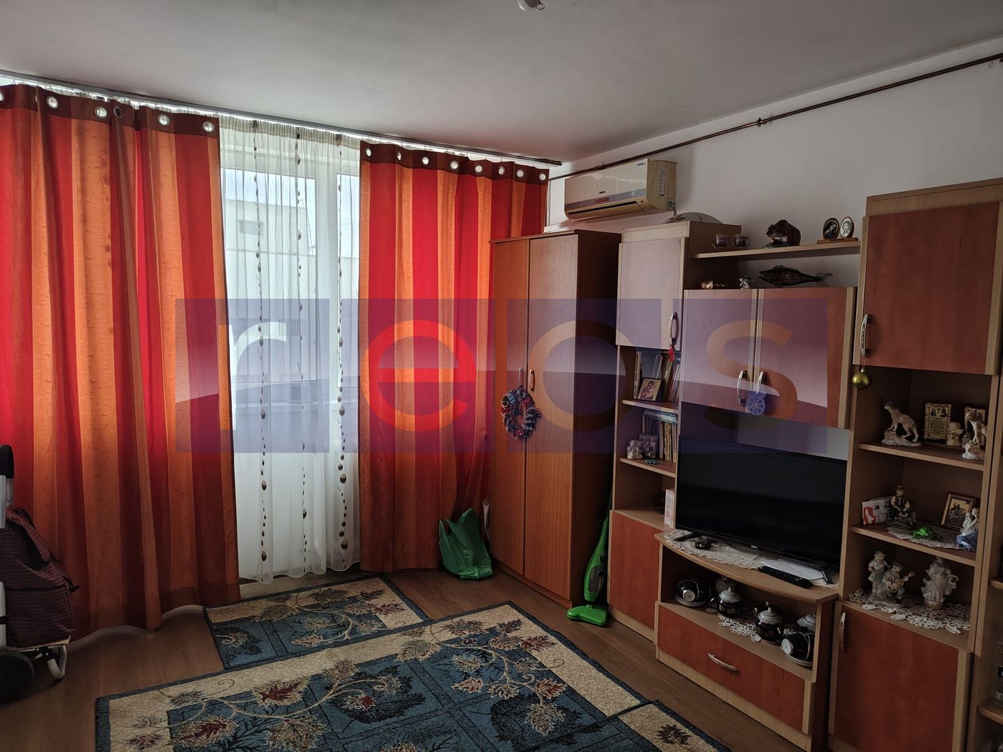 VANZARE 4 CAMERE I DECOMANDAT I METROU I ZONA PARCULUI DRUMUL TABEREI - Poză 1