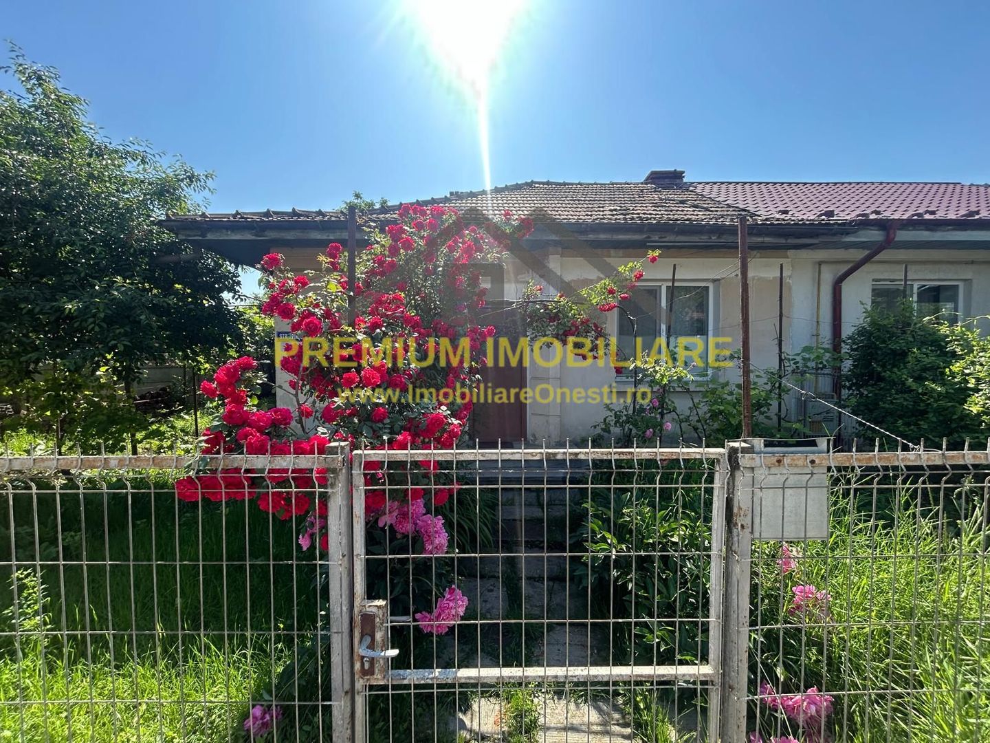 De vanzare casa in cartier TCR Onesti - Poză 1