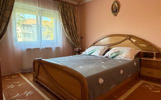 Închiriez apartament cu 3 camere Oradea - Poză 1