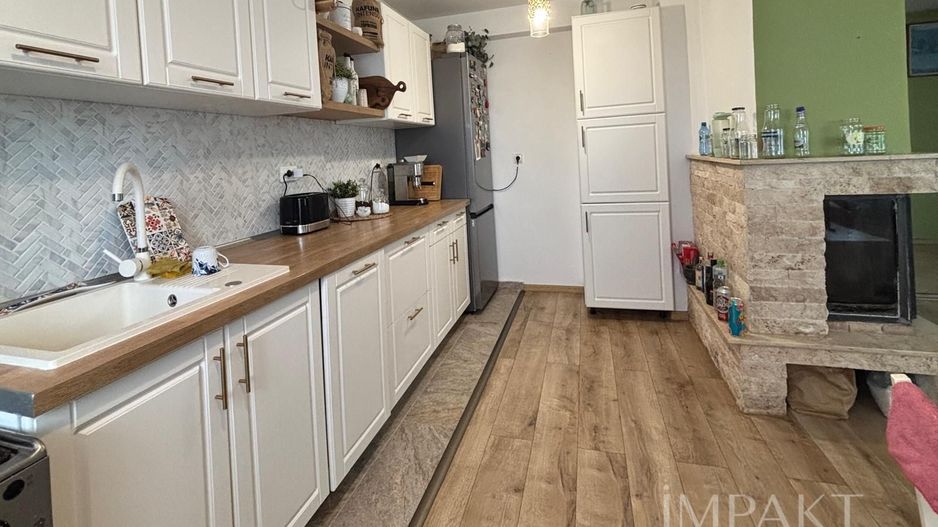 Vilă spațioasă cu garaj, curte de 600 mp  Sânnicoara - Poză 3