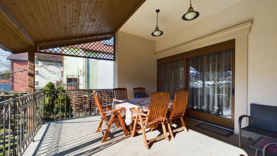 Vilă/casă cu 6 camere 400mp în Dumbrăvița - Poză 17