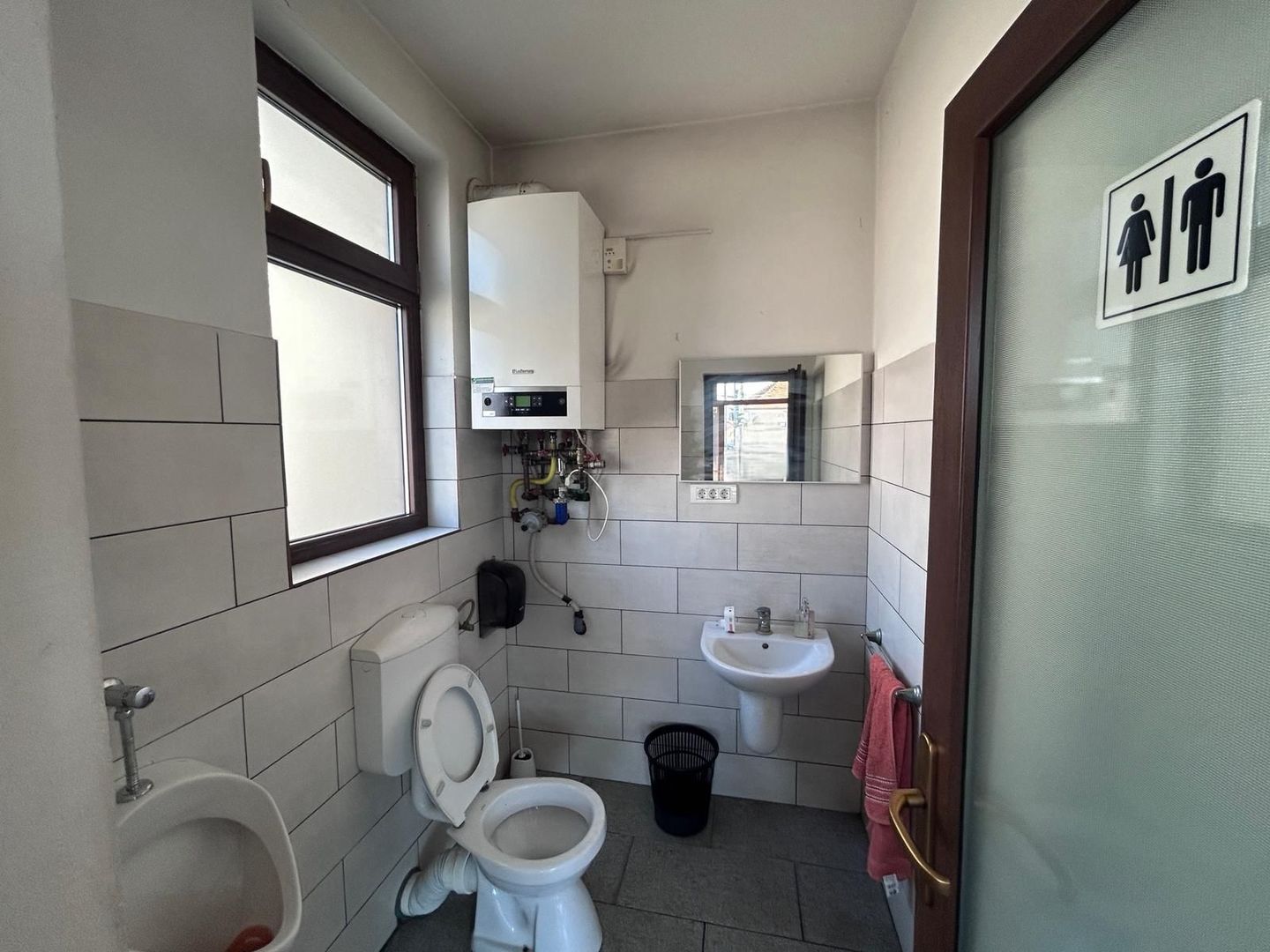 Spațiu comercial de închiriat - Poză 10