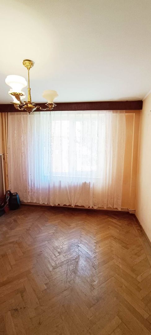 Apartament circular in cartierul astra - Poză 5