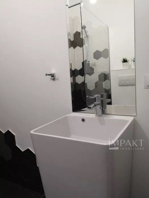 Inchiriere apartament cu 2 camere lux in zona semicentrala! - Poză 6
