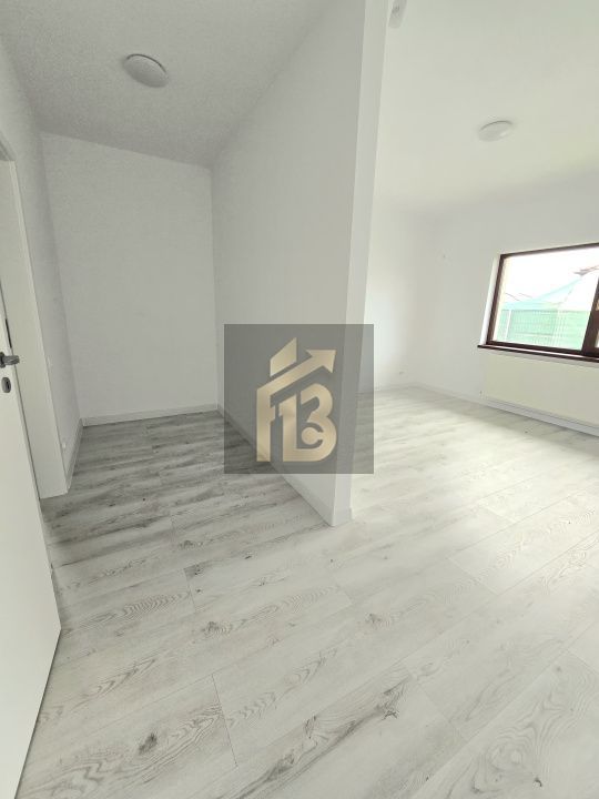 ​Casă 3 camere, 2 băi, curte generoasă 471 mp - Complex Luna, Balotești - Poză 9