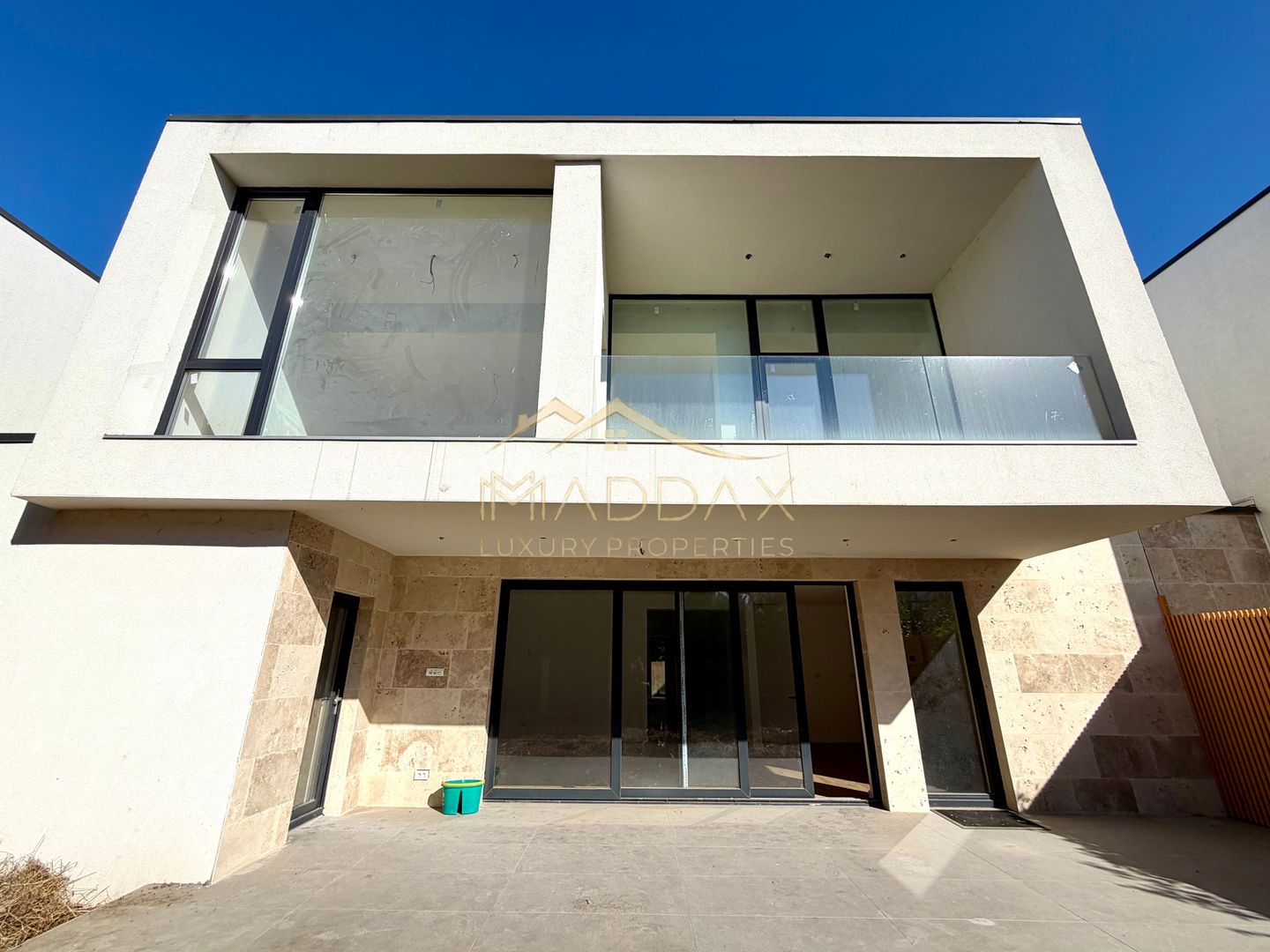 Vila Mediteraneana P+1E // 5 camere / 136 mp utili /garaj / Tunari - Poză 1