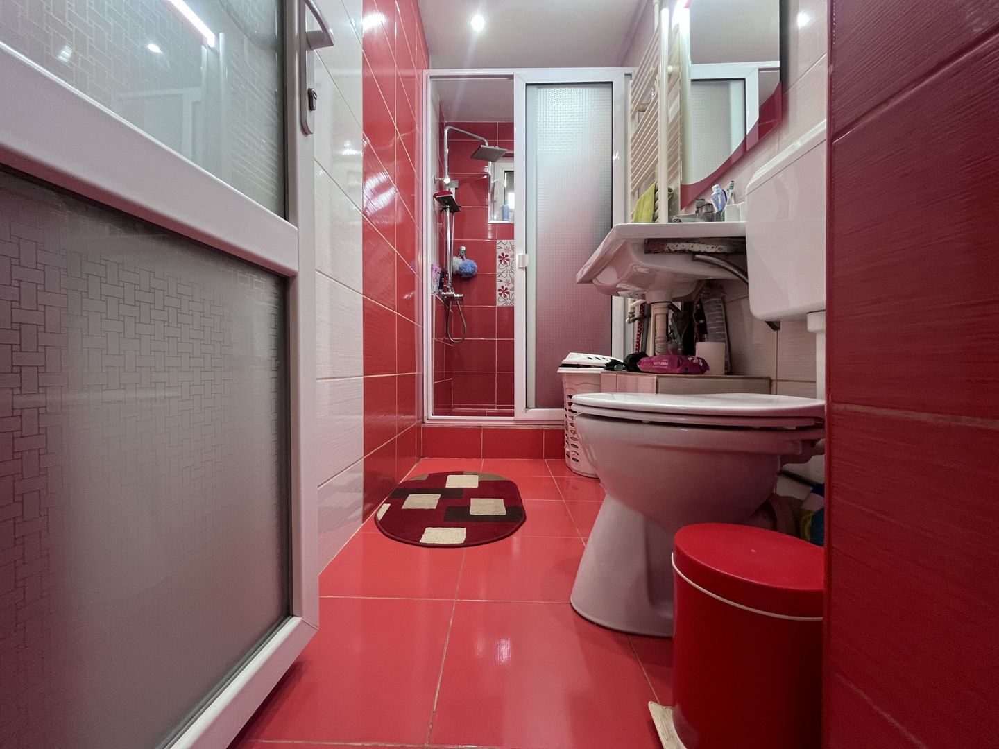 Zona buna! Vânzare apartament cu 2 camere în Târgoviște- micro 6! - Poză 8