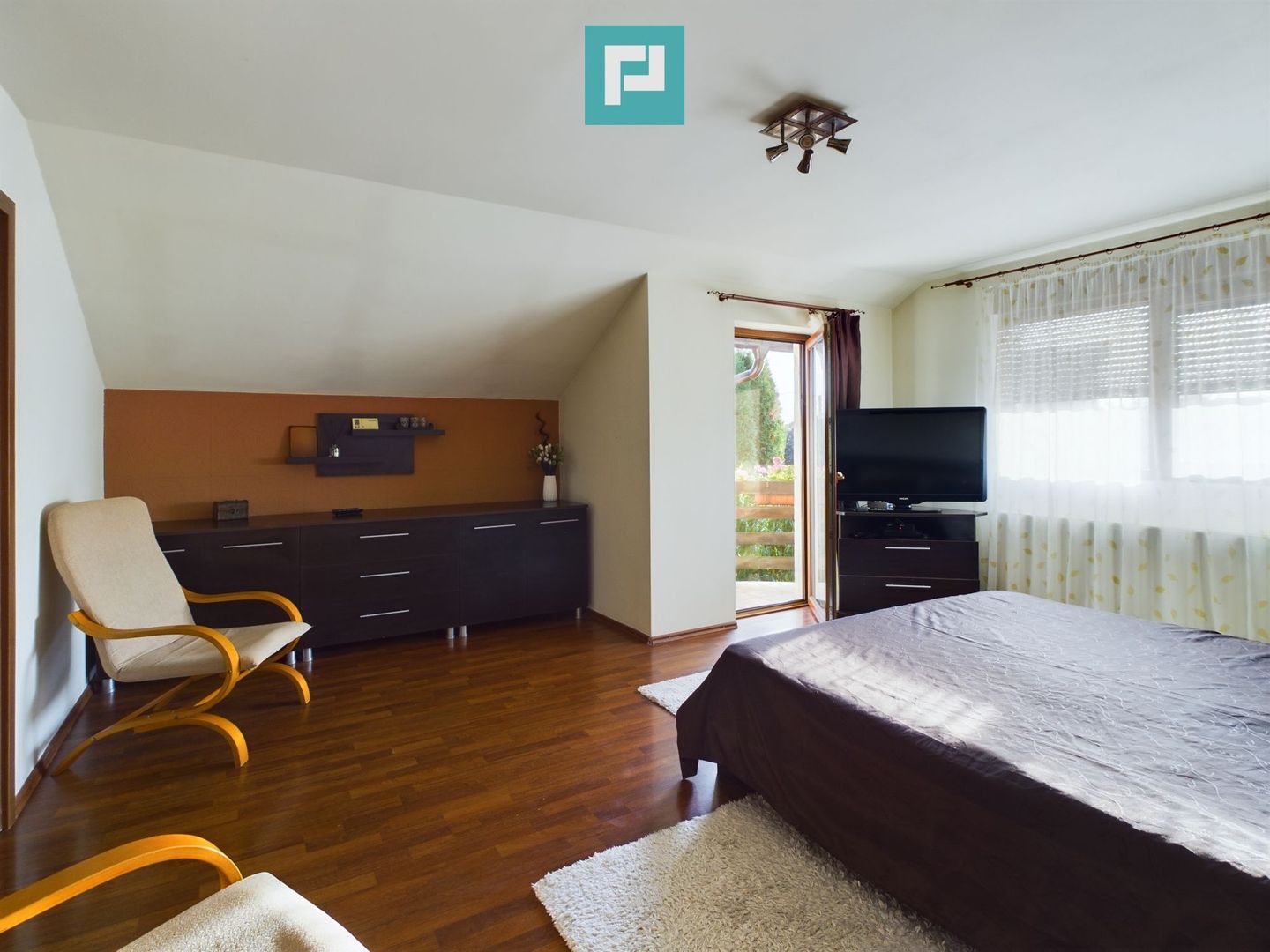 Vilă cu 5 camere de vânzare în zona Aradul Nou - Poză 28