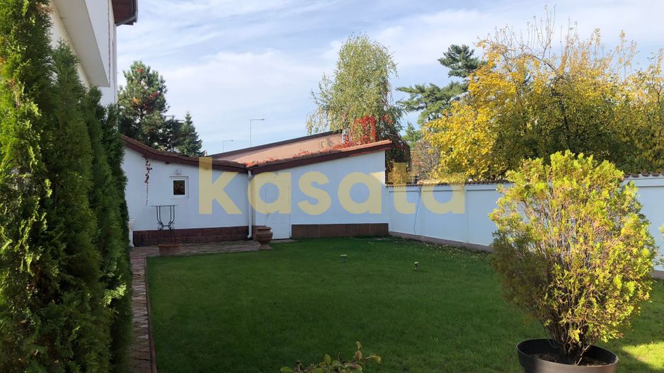 Vila deosebita 11 camere Erou Iancu Nicolae - Poză 16