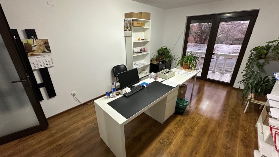 Cladire pretabila spațiu birouri/ clinica - Poză 34